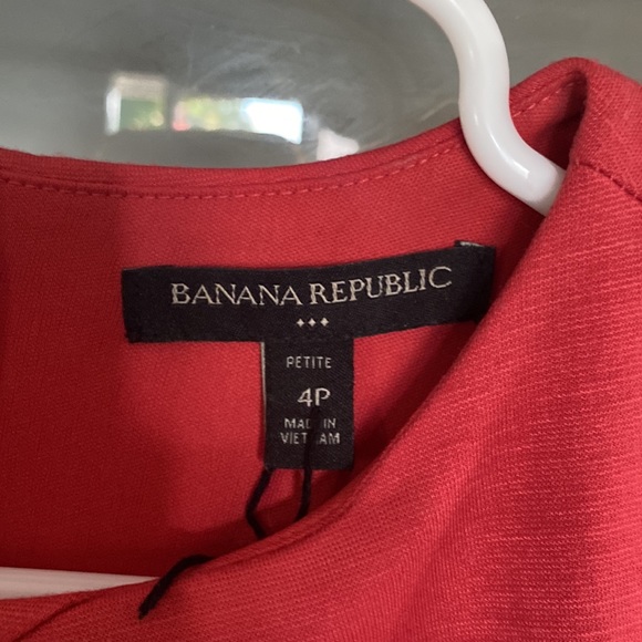 Banana Republic petite 4 - light red - round collar- short sleeve - lined . - Picture 2 of 6